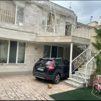 حافظ/ 250 متر شمالی /350 متر زیربنا شیک در 3 واحد