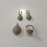 نیم ست و گوشواره و زنجیر