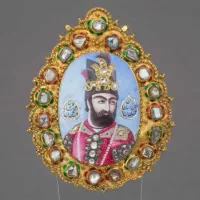 فروشنده صنایع دستی  انتیک و نقره جات