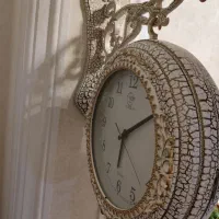 ساعت دیواری دوطرفه نصب به دیوار