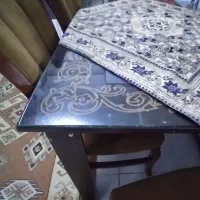 میز ناهار خوری کاملا سالم