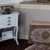 تلفن و میز تلفن