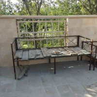 تخت فلزی حیاطی