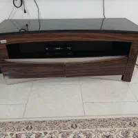 میز زیر تلویزیون