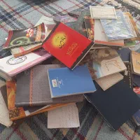 فروش تعداد زیادی کتاب