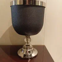 گلدان فلزی مشکی نقره ای پایه دار