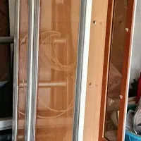 بوفه دکوری چوبی درب شیشه‌ای