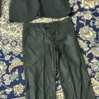 کت وشلوار سایز ۴۲ به فروش گذاشتیم.قیمت1000000
