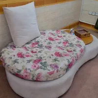 مبل راحتی کاملا سالم و تمیز