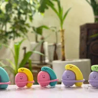 مجسمه عروسک دستساز چسبونکی ماشین برای ولنتاین