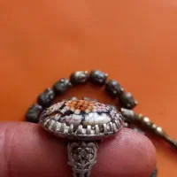 تسبیح و انگشتر|کلکسیون اشیاء عتیقه|ایذه, |دیوار