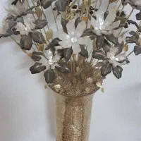 گلدان به همراه گل های کریستالی|گل مصنوعی|رشت, معلولین|دیوار