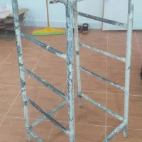 چهارپایه آهنی