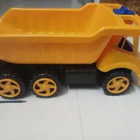 ۲ عدد ماشین بزرگ