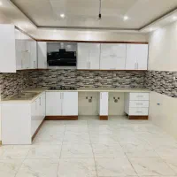 واحد طبقه سوم ۱۳۰متر(دفتر املاک یوسف)