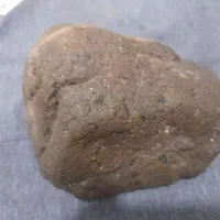 یک عدد سنگ مشکوک به شهاب سنگ