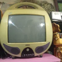 دو تا تلوزیون قدیمی|تلویزیون و پروژکتور|شیراز, کوزه گری|دیوار