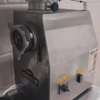 چرخ گوشت الکتروکار نوی نوو با میز کار استیل