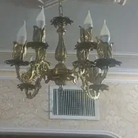 سه عدد لوستر ودوعدد دیوار کوب ویک ساعت دیواری