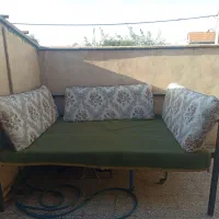 تخت فلزی
