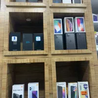 فروش گوشی های ایفون و سامسونگ