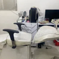 صندلی میکاپ و اصلاح صورت تخت شو|آرایشگاه و سالن‌های زیبایی|تهران, بریانک|دیوار