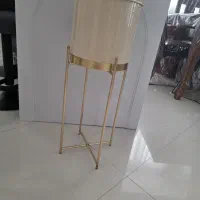 گلدان فلزی برپایه فلزی