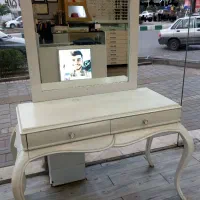 میز و آیینه