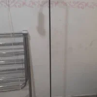 آباژور ایستاده