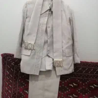 یک دست کت و شلوار شیک و مجلسی پسرانه