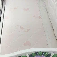 تخت و تشک کودک|تخت و صندلی بچه|بومهن, |دیوار