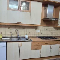 هود. اجاق گاز . سینک ظرفشویی با ۲ شیر