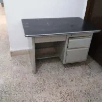 فروش تعدادی میز و صندلی قدیمی