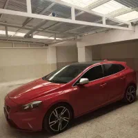 ولوو v40