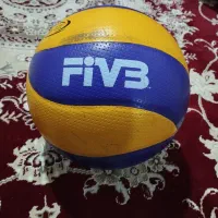 توپ والیبال