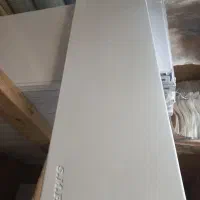 شلف  قفسه با زاویه وپایه ۲عددویترین مغازه