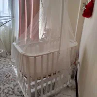 تخت نوزادی گهواره ایی کاملا سالم نو نو|تخت و صندلی بچه|پرند, فاز ۶|دیوار