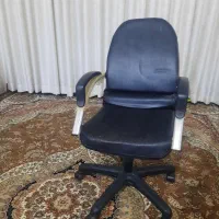 صندلی چ رخی