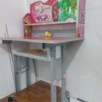 میز تحریر کاملا سالم