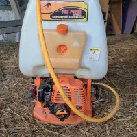 یک دستگاه سم پاشه 25لیتری بنزینی در حد نو