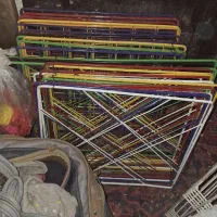 تعدادی قفسه و آویز ومتن اگهی|کتابخانه، شلف، قفسه‌های دیواری|کرمان, |دیوار