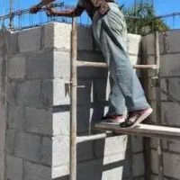بنا ساختمانی هستم.