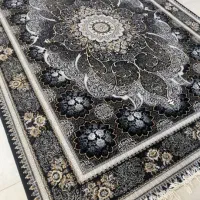 قالی کهنه قرمز