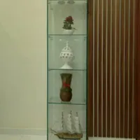 ویترین شیشه ای در حد نو