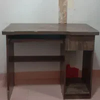 ۲ عدد میز تحریر کاملا سالم