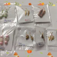 تعدادی گوشواره و گردنبند و دستبند و اویز موبایل|بدلیجات|تهران, تسلیحات|دیوار