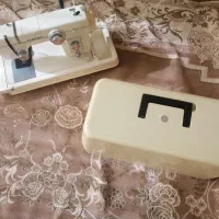 چرخ خیاطی ژانومه اصل ژاپن خیلی کم کار|چرخ خیاطی و ریسندگی|یزد, |دیوار