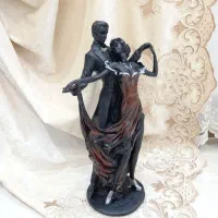 مجسمه نماد عشق