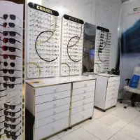 دکور و اجناس عینک فروشی