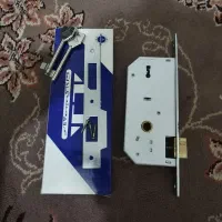 فقل درب اتاق